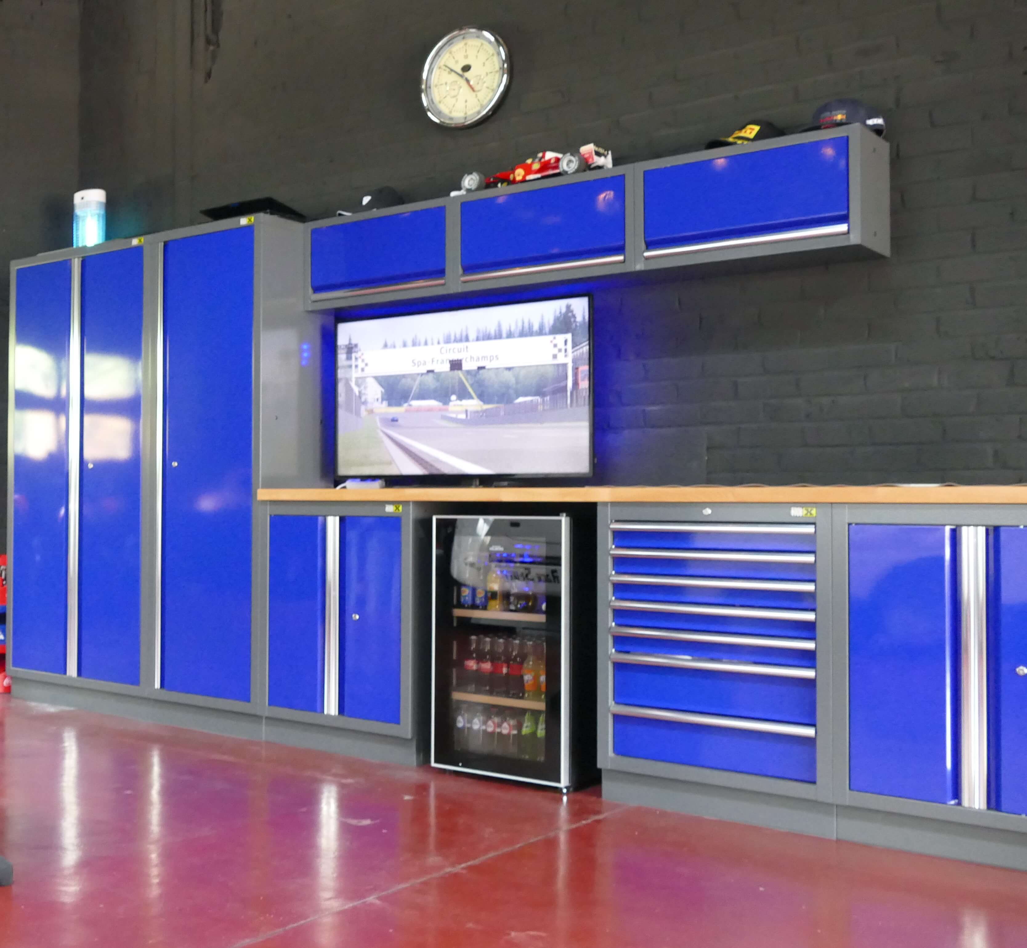 Loodsinrichting met scherm